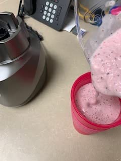 Hamilton Beach Quiet Blender for Smoothies With Wave Action System | 40oz Glass Jar + 20oz Personal Blender Jar | Quiet Design | Stainless Steel Sabre Blades | 800 Watts | Silver | 58181J customer photo 2