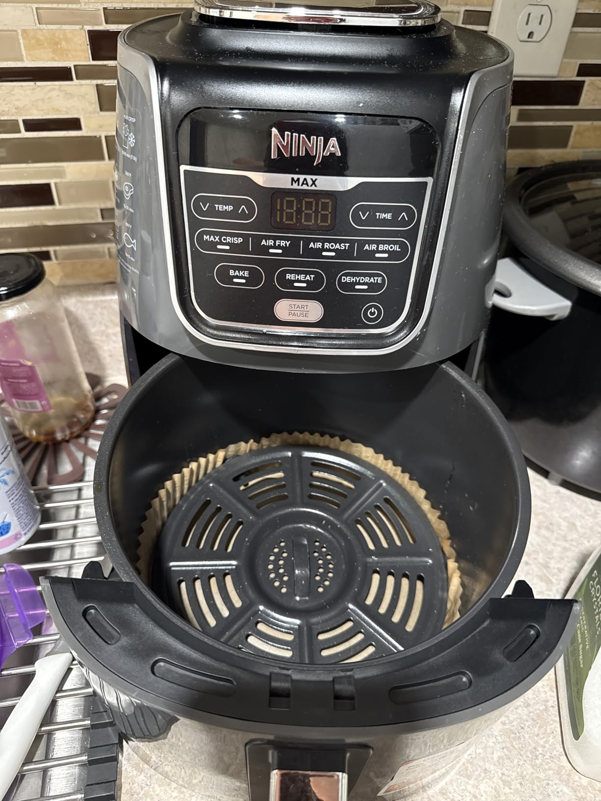 Ninja Air Fryer Max XL, 5.5 Qt, 7-in-1, Grey, AF161 customer photo 1