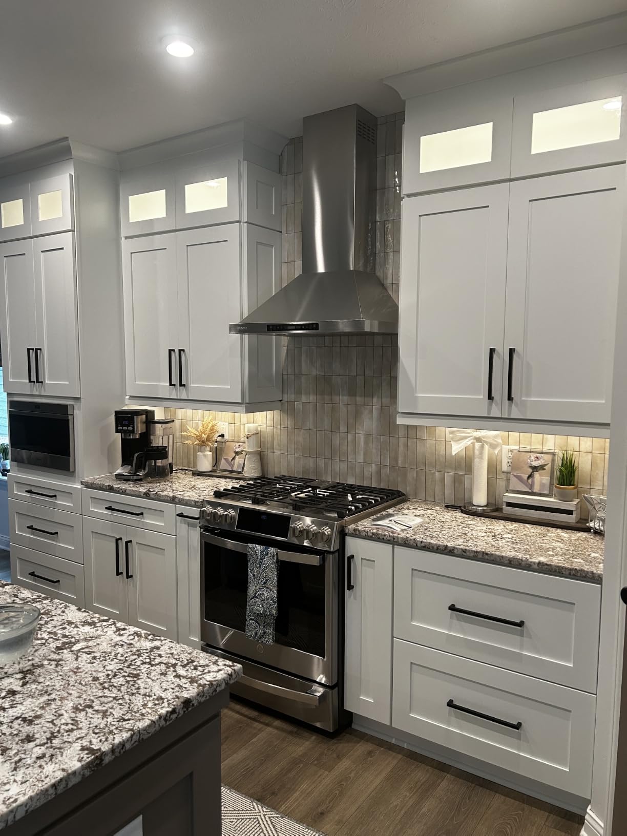 IKTCH 30-inch Wall Mount Range Hood 900 CFM Ducted/Ductless Convertible, Kitchen Chimney Vent Stainless Steel with Gesture Sensing & Touch Control Switch Panel, 2 Pcs Adjustable Lights(IKP02-30'') customer photo 1