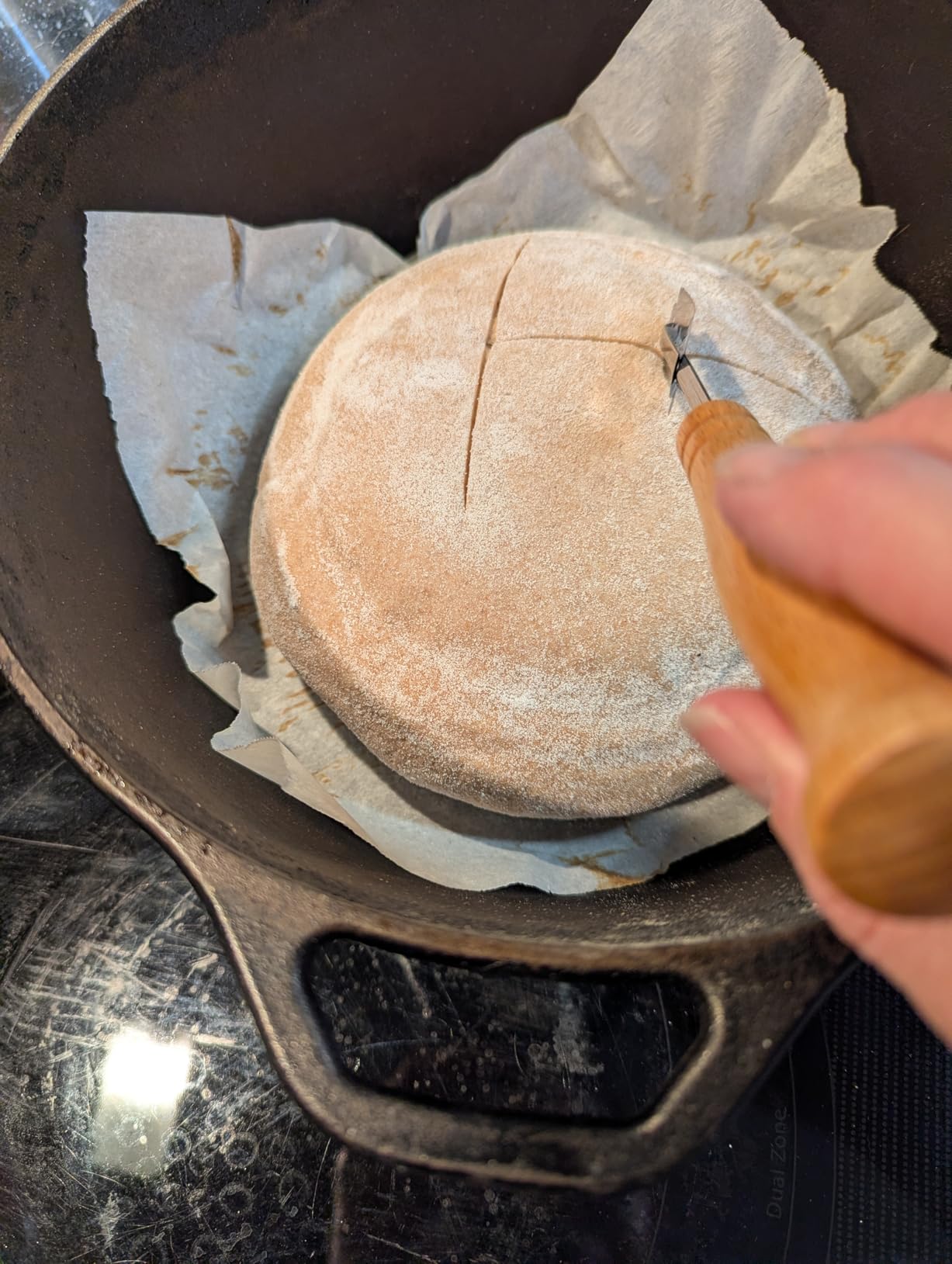 Kook Banneton Bread Proofing Set, Artisan Sourdough Bread Making Kit, 9 Inch Handwoven Rattan Baskets and Liners, Metal & Plastic Dough Scrapers, Scoring Lame & Case, 4 Extra Blades, Set of 2, Round customer photo 1