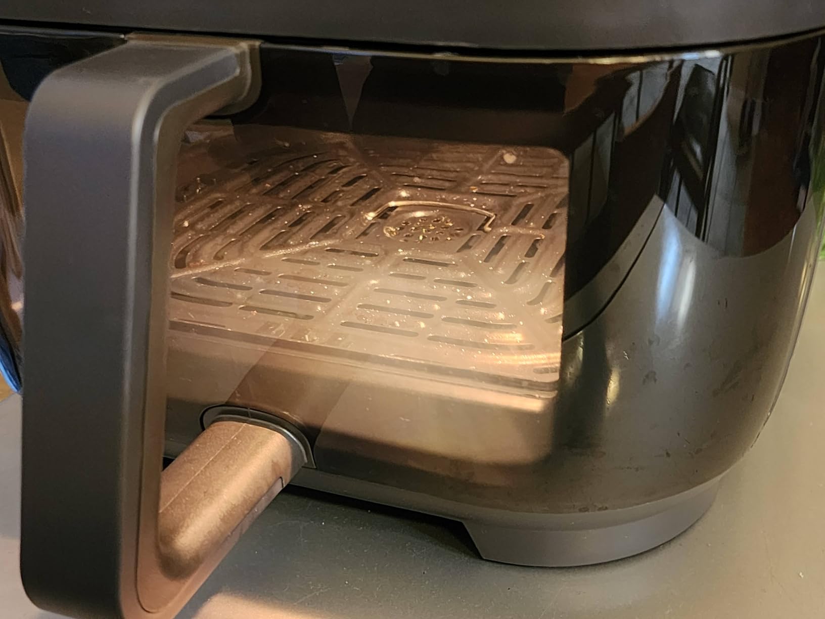 Instant Pot Vortex 6QT XL Air Fryer 4-in-1 Functions that Crisps Roasts Reheats Bakes for Quick Easy Meals 100+ In-App Recipes Dishwasher-Safe from the Makers of Instant Pot Black customer photo 1