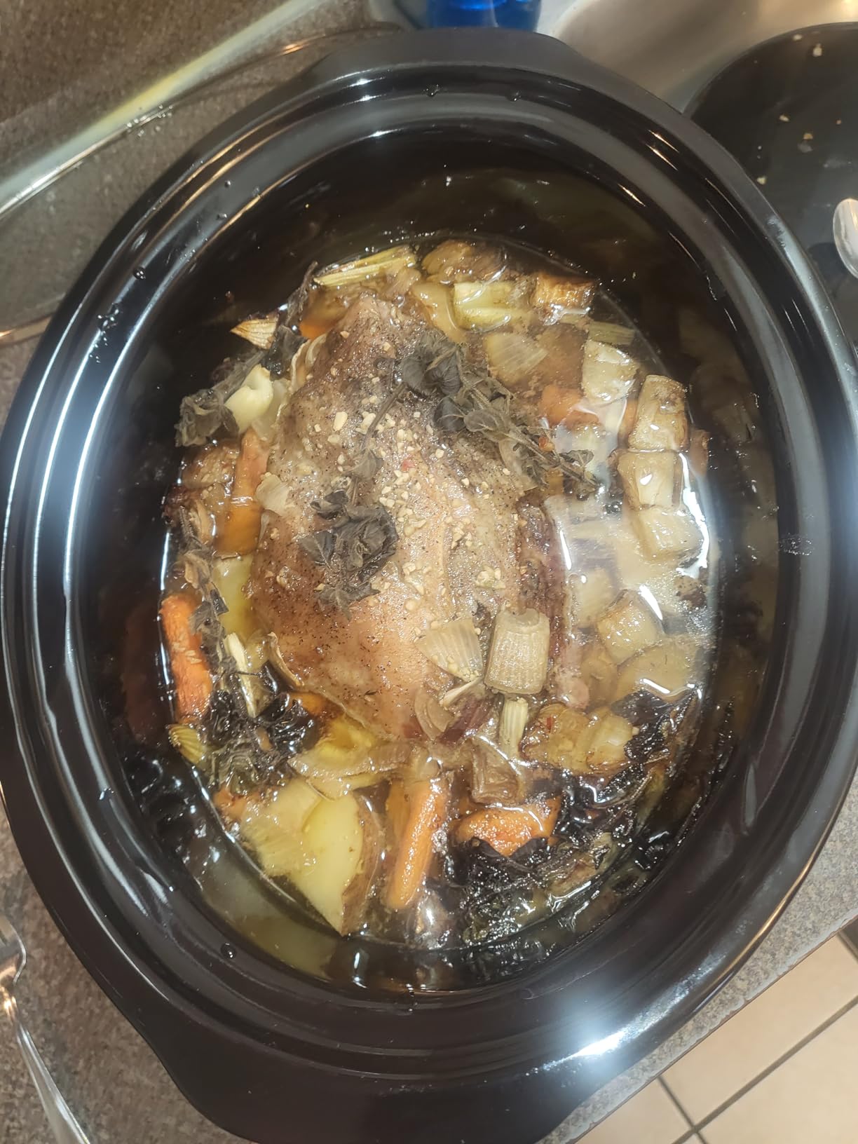 Hamilton Beach 6 Quart Slow Cooker With 3 Cooking Settings | Dishwasher-Safe Stoneware Crock & Glass Lid | Silver | 33665G customer photo 2