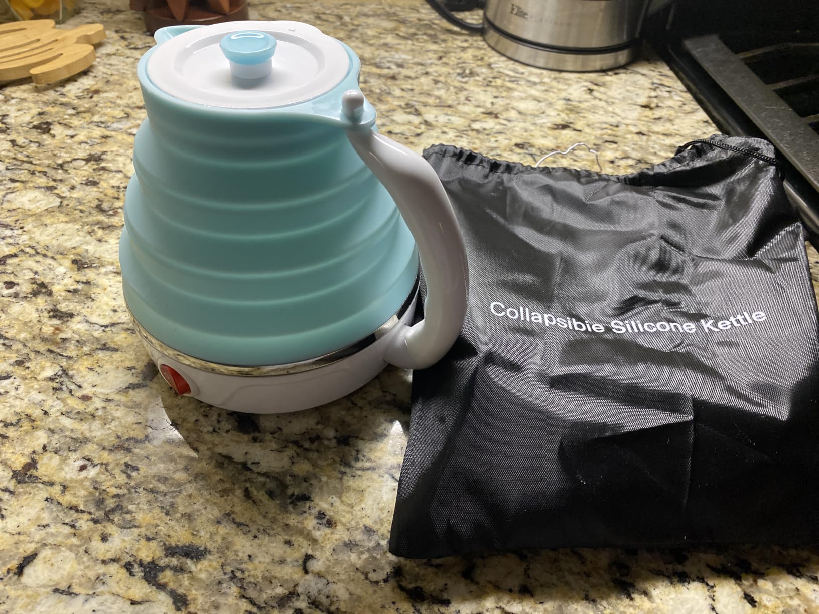 Travel Foldable Electric Kettle, Collapsible Electric Kettle Food Grade Silicone Small Pot Boiling water, Dual Voltage (600ml, 110-220V US Plug) (Blue) customer photo 2