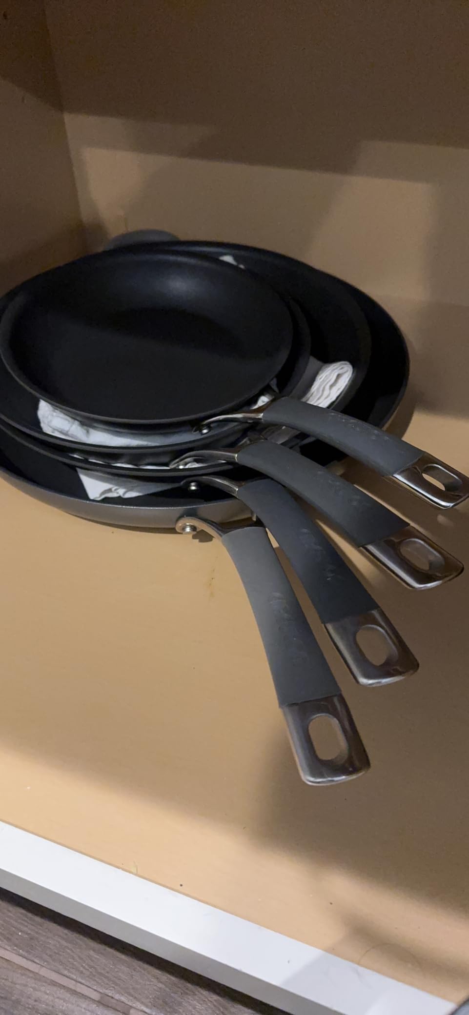 Circulon Radiance Nonstick Pots and Pans Set, 10-Piece, Gray customer photo 2
