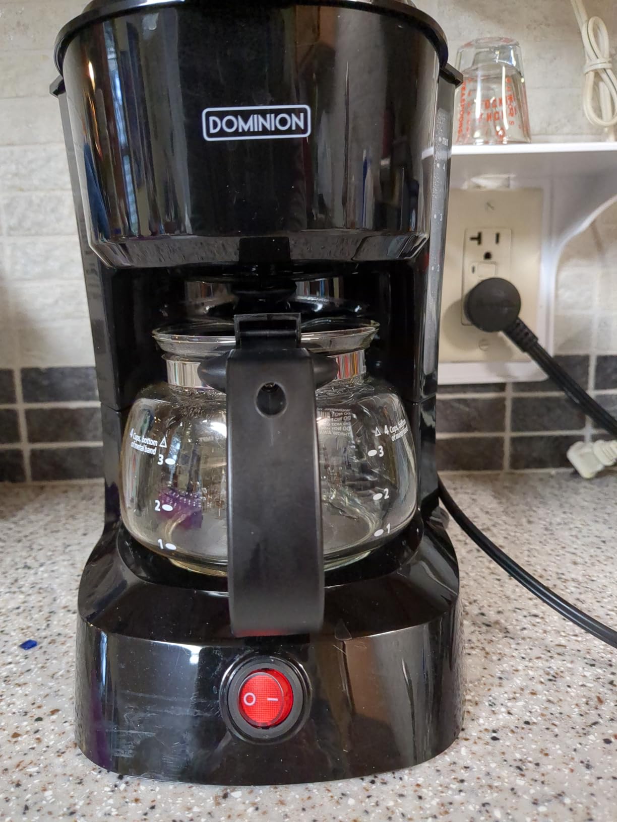 Dominir Compact Coffee Pot Brewer Machine, Quiet Operation with On/Off LED Indicator Light customer photo 1