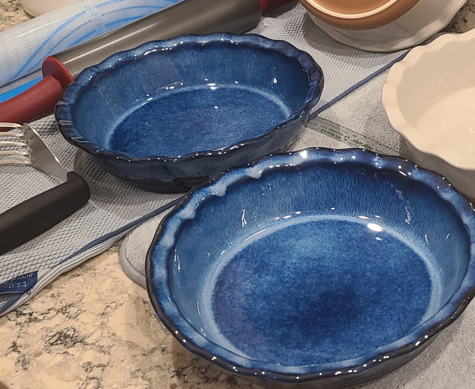 KOOV Ceramic 9 Inches Pie Plate, Pie Dish for Dessert Kitchen, Round Baking Dish Pan - Reactive Glaze (Nebula Blue) customer photo 1