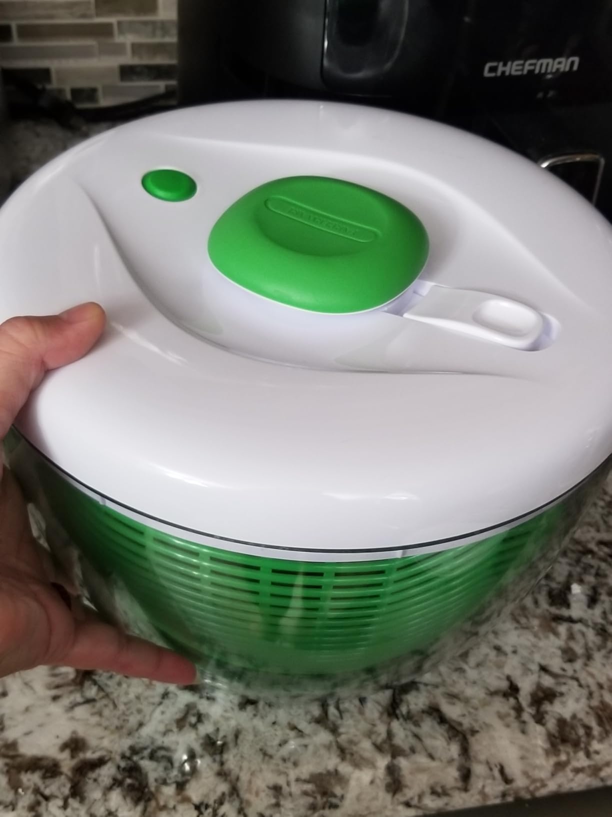 Farberware Easy to use pro Pump Spinner with Bowl, Colander and Built in draining System for Fresh, Crisp, Clean Salad and Produce, 6.6 quart, Green customer photo 2