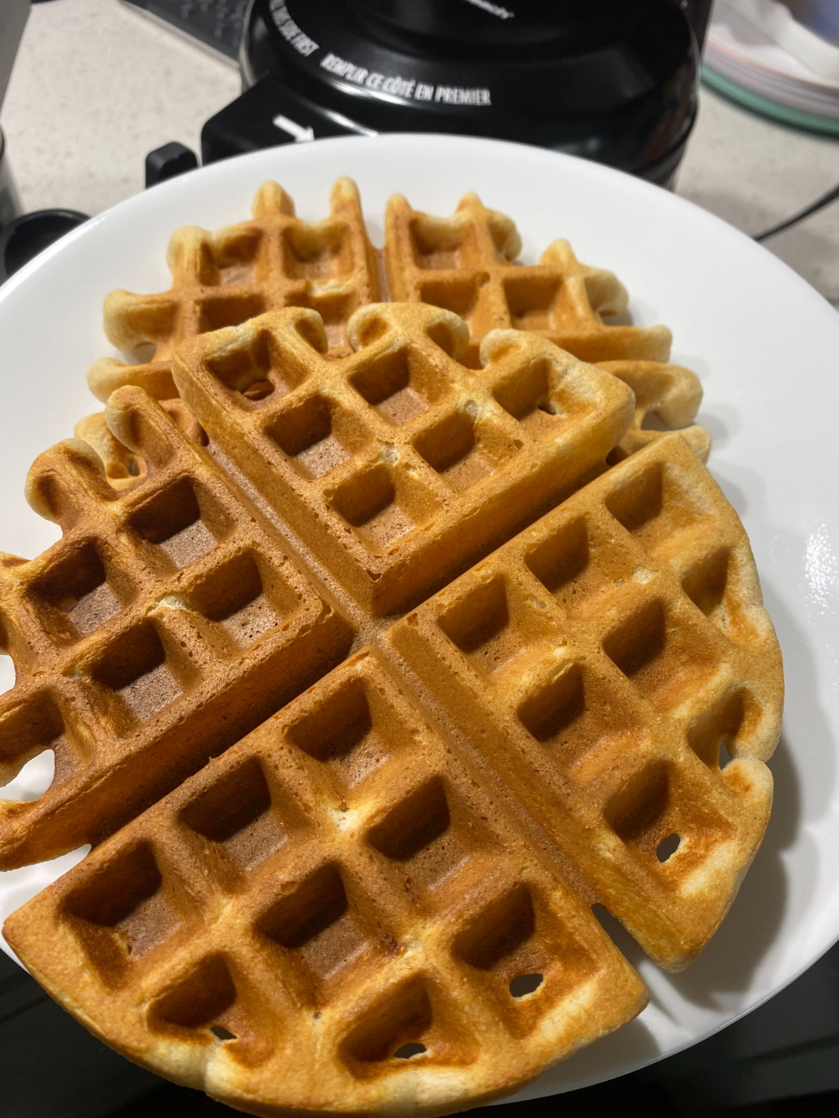 Hamilton Beach Double Flip Belgian Waffle Maker | Makes 2 Waffles At Once | Removable Dishwasher-Safe PFAS-Free Nonstick Plates, 26201MN customer photo 2