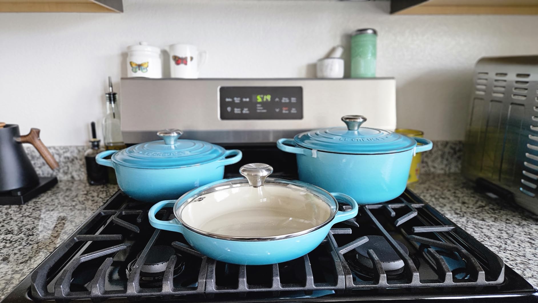 Le Creuset Enameled Cast Iron Signature Sauteuse Oven, 3.5 qt., White customer photo 2