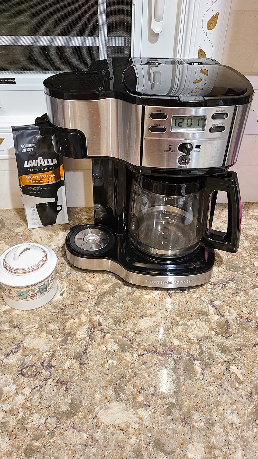 Hamilton Beach 2-Way Programmable Coffee Maker & Single Serve Coffee Maker, 12 Cup Glass Carafe, White with Stainless Steel Accents customer photo 1