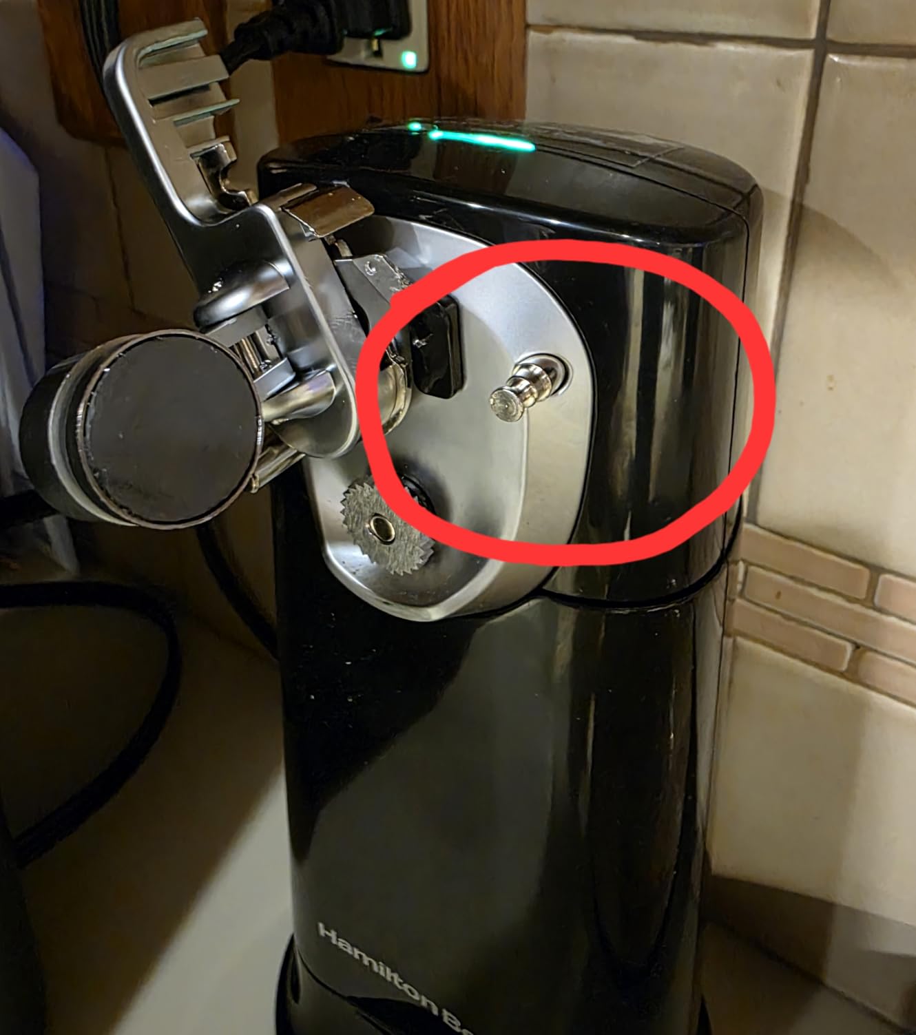 Hamilton Beach FlexCut 2-in-1 Cordless Rechargeable Electric Can Opener | With Removable Automatic Walking Cut Head | Detachable Easy Clean Blade | Opens All Size Cans | Extra Tall | Black | 76611FG customer photo 1