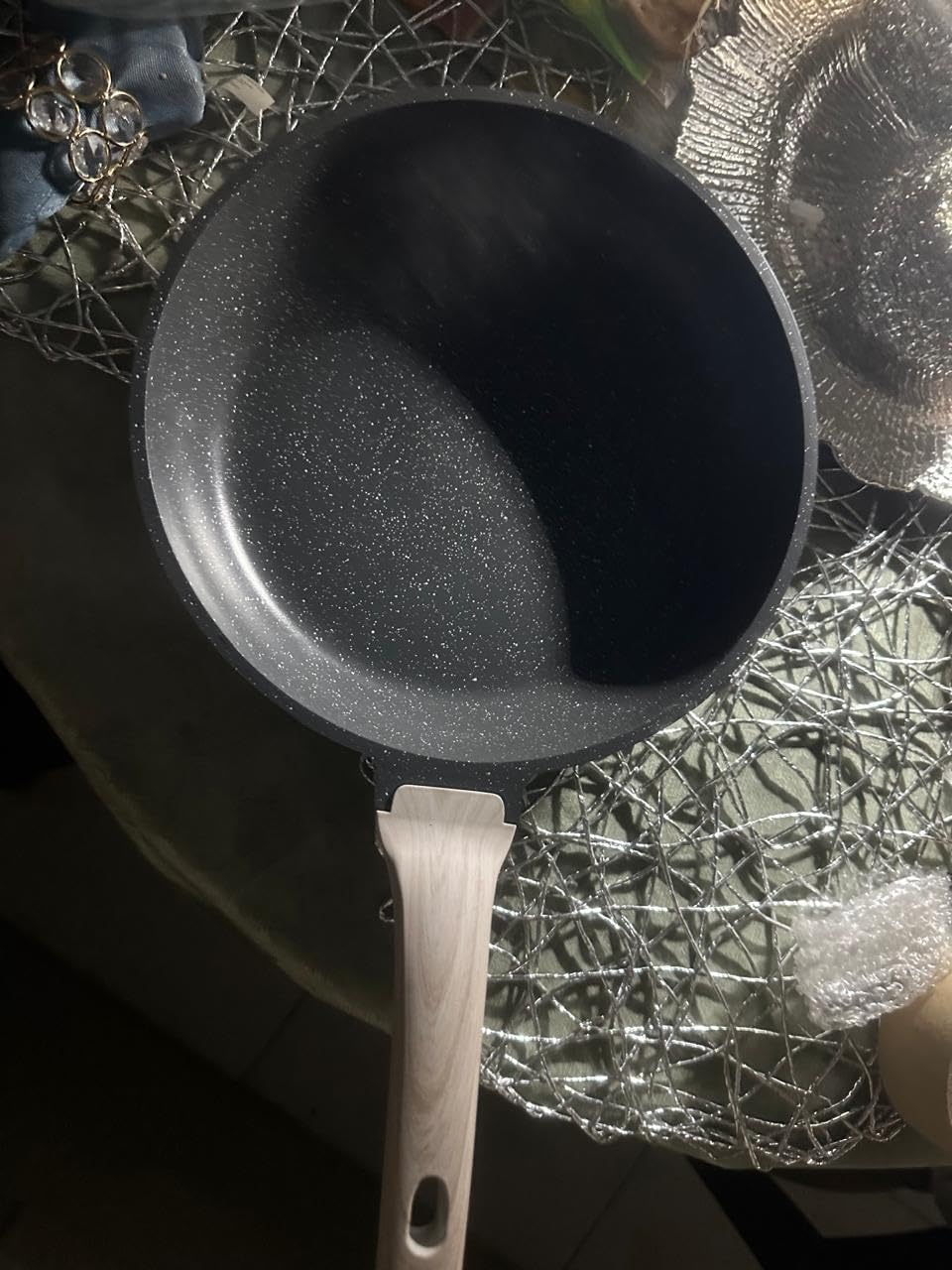 CAROTE Non Stick Frying Pan, 10 Inch Classic Granite Skillet with Glass Lid | Healthy Non Toxic Kitchen Stone Cookware, Compatible with All Stovetop, Easy to Clean, PFOA Free customer photo 1