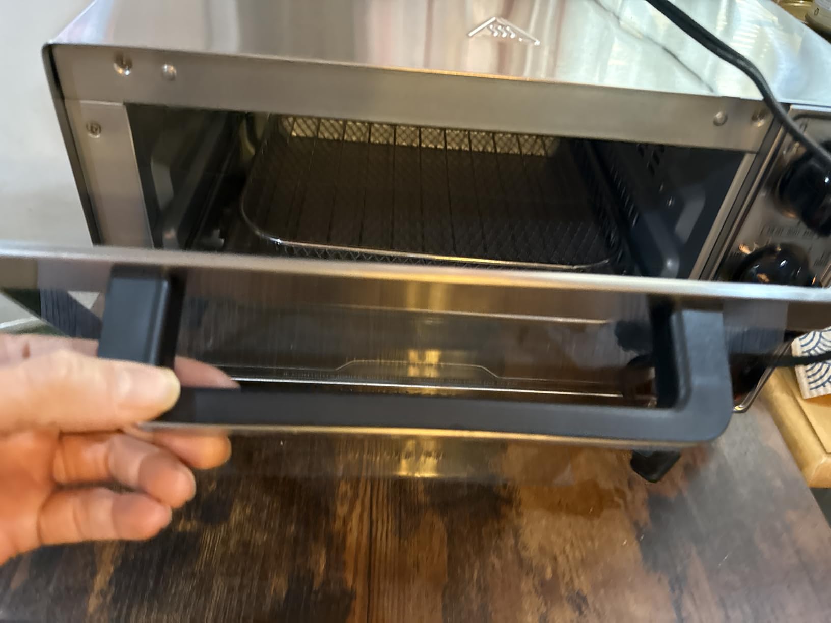 Hamilton Beach Sure-Crisp Air Fryer Toaster Oven Combo | Air Fry, Bake, Broil, Toast | 30 Minute Timer | Automatic Shut Off | 200 to 450ºF Adjustable Temp | Stainless Steel | 31403J customer photo 1