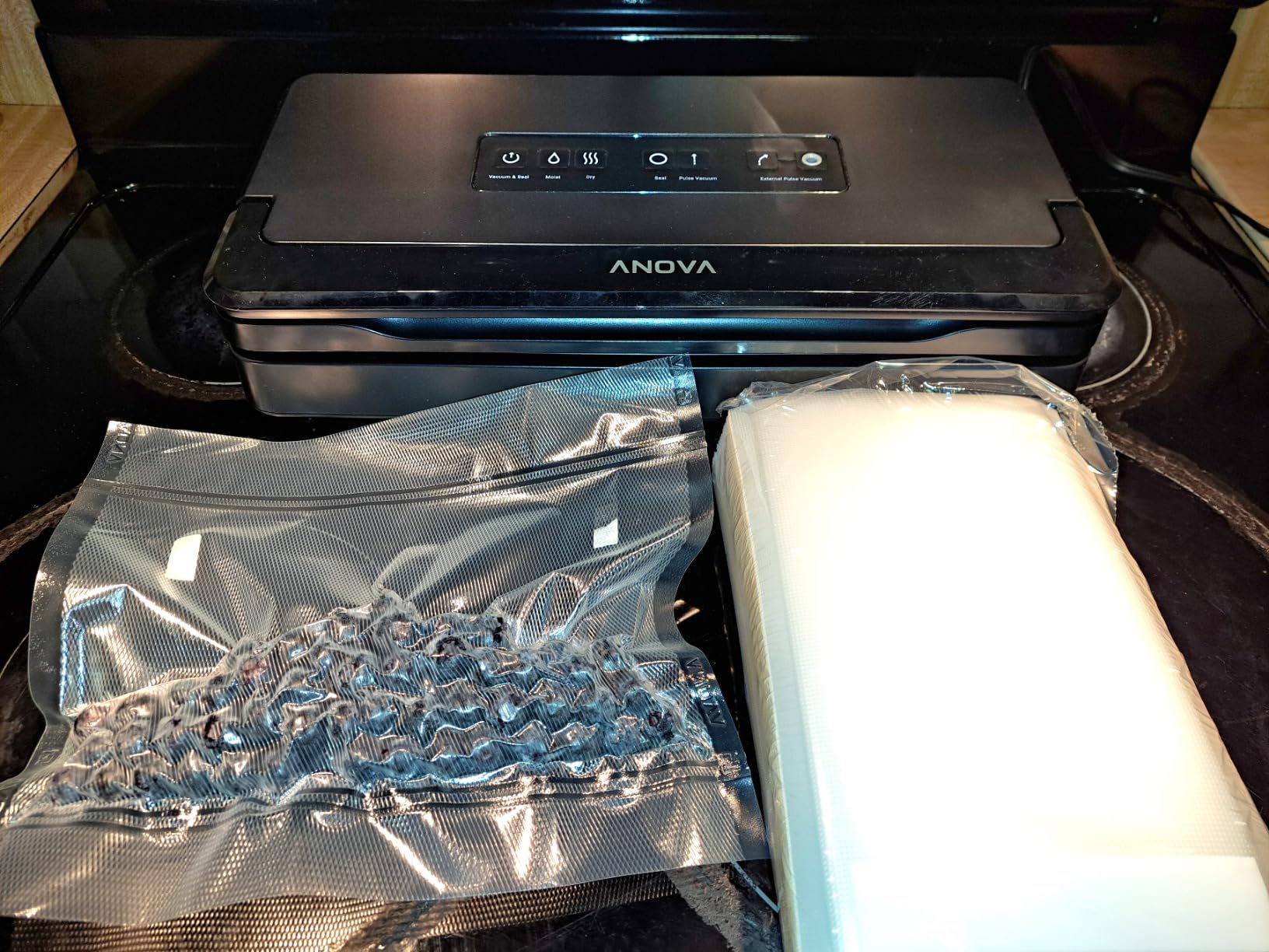 Anova Culinary Precision Vacuum Sealer Pro, Includes Large Bag Roll (19ft), Wet & Dry Dual Food Vacuum Sealer Machine for Sous Vide and Long-Term Storage, 2-Year Warranty customer photo 1