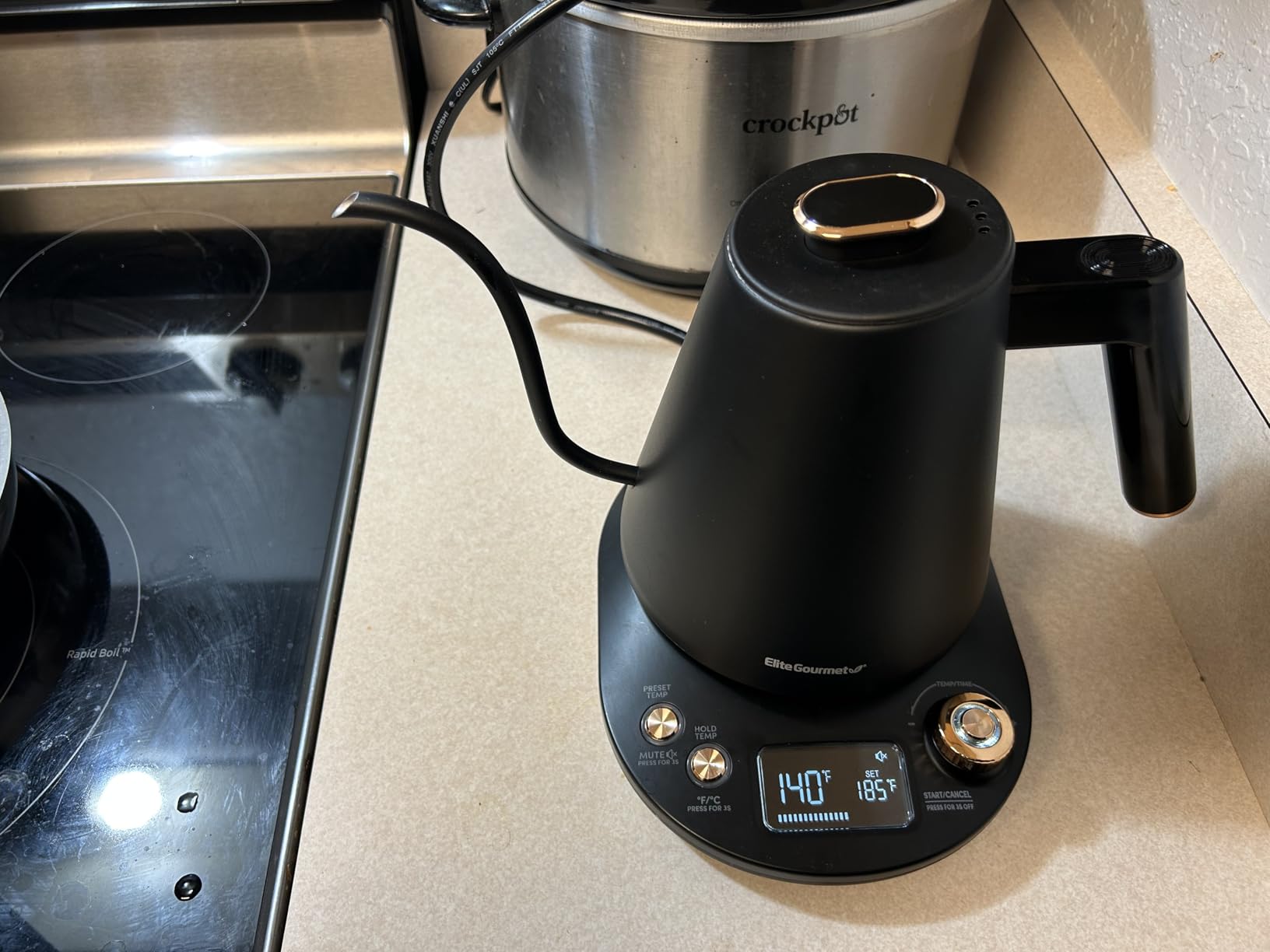 Elite Gourmet EKT1001 1.0L Glass Kettle, 1100W, Cordless Base, Black customer photo 2