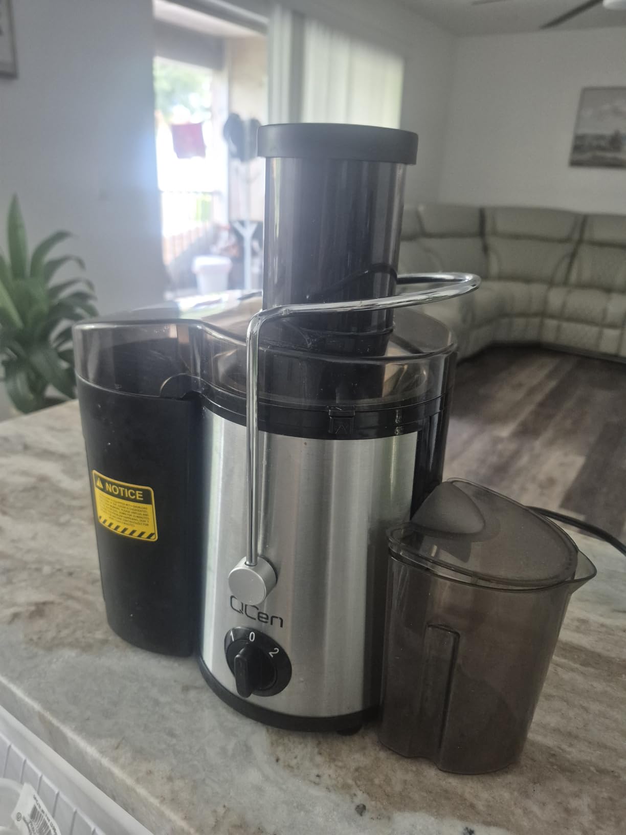 QCen Juicer Machine 500W Centrifugal Juicer with Extra Wide Feed Chute customer photo 1