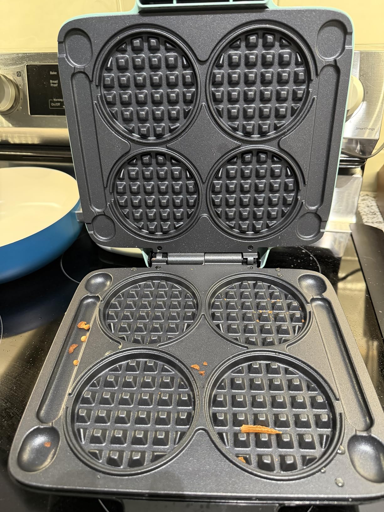 Dash Multi Mini Waffle Maker, Makes 4 Waffles at Once, Graphite | Small Waffle Iron for Families, Kids Breakfast Sandwiches, Waffle Sticks, Chaffles & Hash Browns, Nonstick customer photo 2