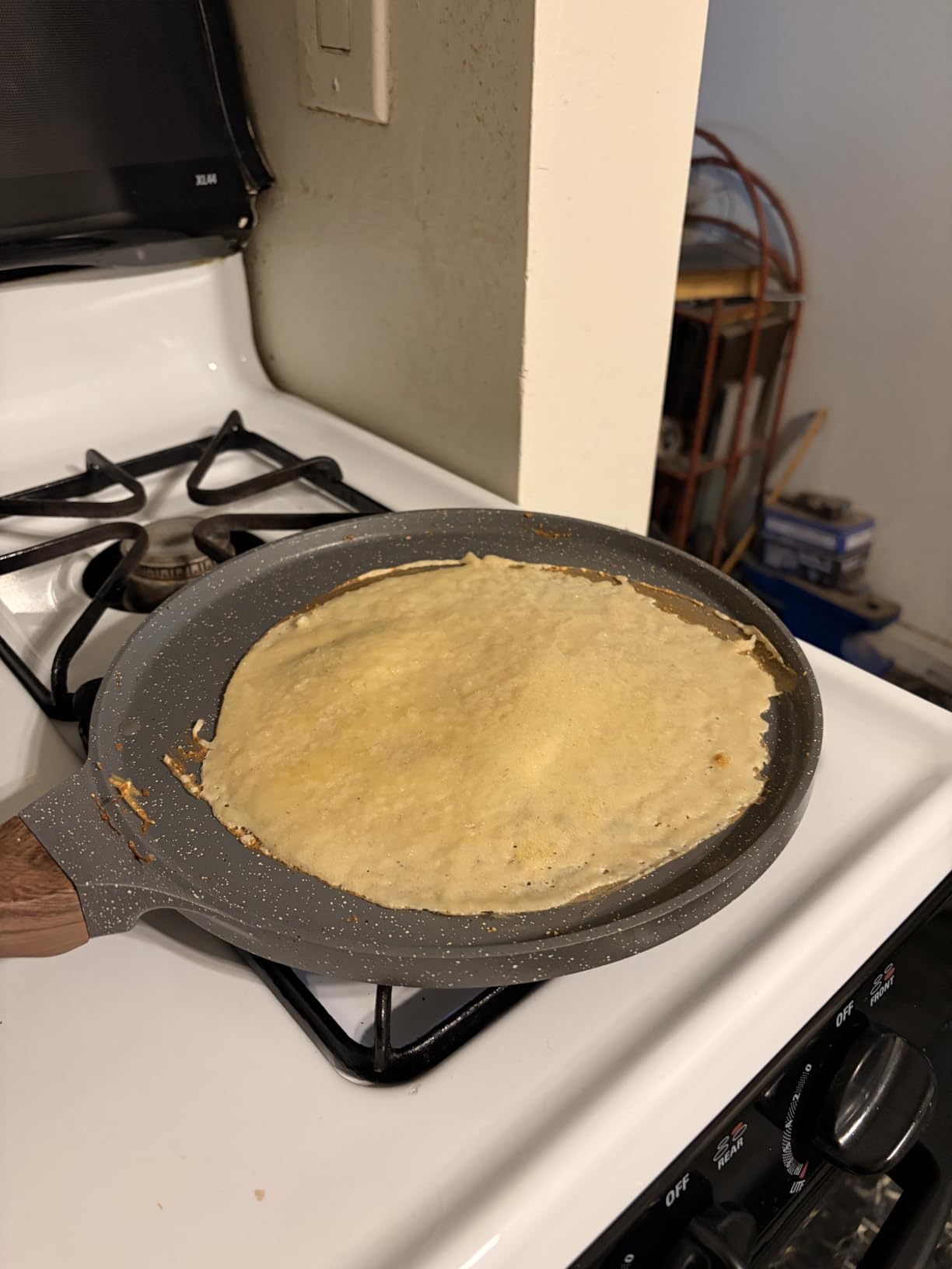SENSARTE 10 Inch Nonstick Crepe Pan Granite Coating Pancake Pan Gray | Swiss Granite Coating Dosa Pan Pancake Flat Skillet Tawa Griddle with Stay-Cool Handle, Induction Compatible customer photo 2