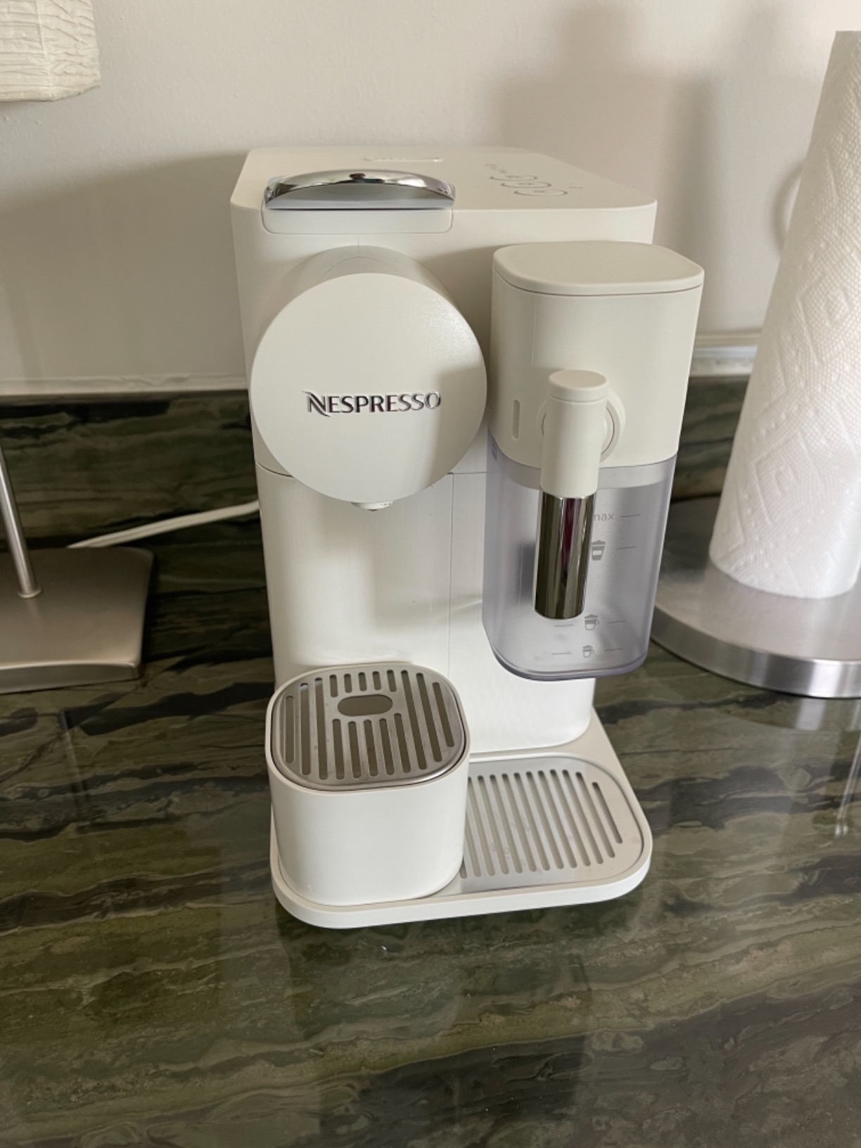 Nespresso Lattissima One Original Espresso Machine with Milk Frother by De'Longhi, Shadow Black customer photo 1
