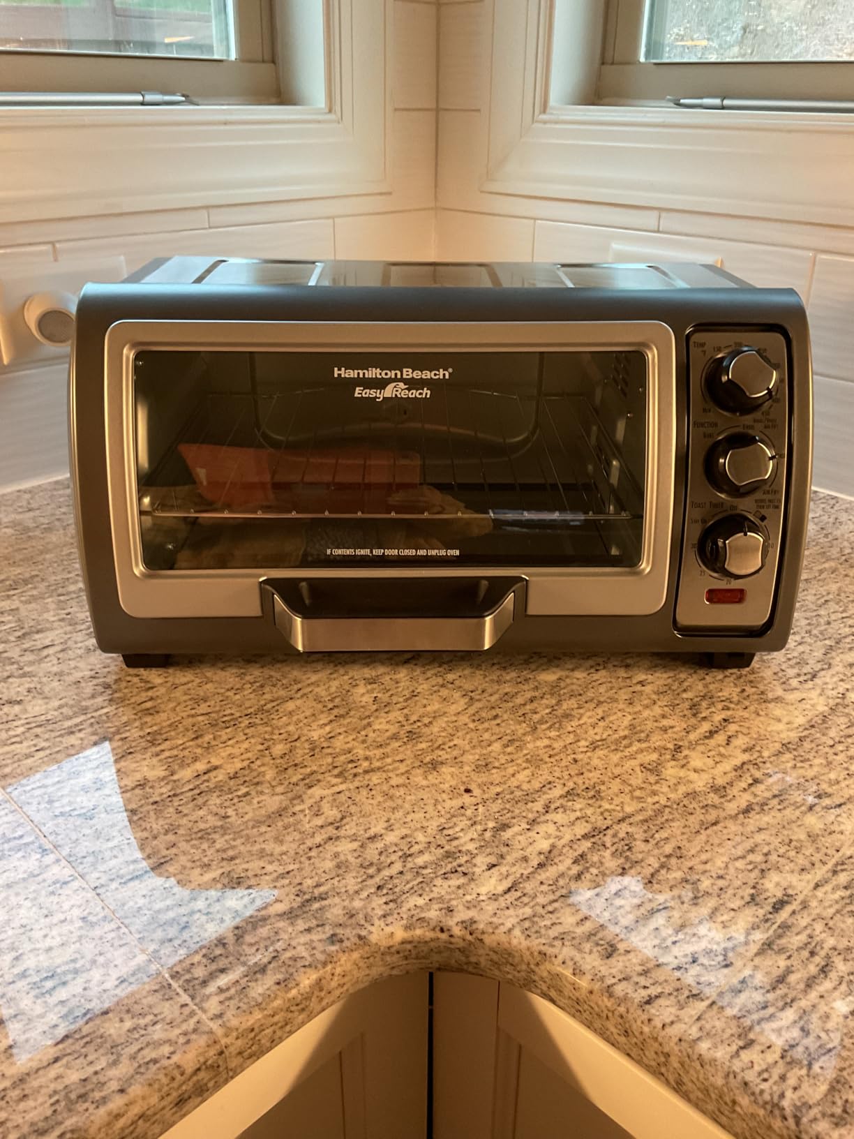 Hamilton Beach Easy Reach Air Fryer Toaster Oven Combo, Large Capacity, Fits 6 Slices or 12