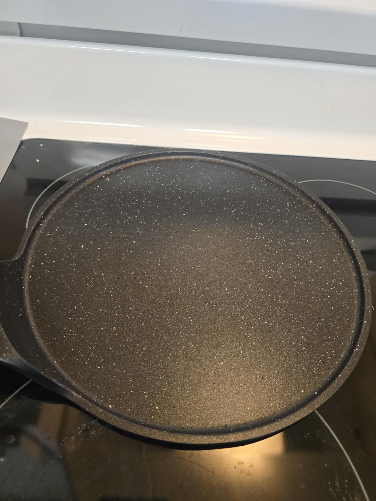 ESLITE LIFE 9.5 Inch Crepe Pan with Spreader, Nonstick Granite Coating Dosa Pan, Roti Tawa Comal Para Tortillas Pancake Griddle Pan, Induction Compatible, PTFE & PFOA Free, Black customer photo 2