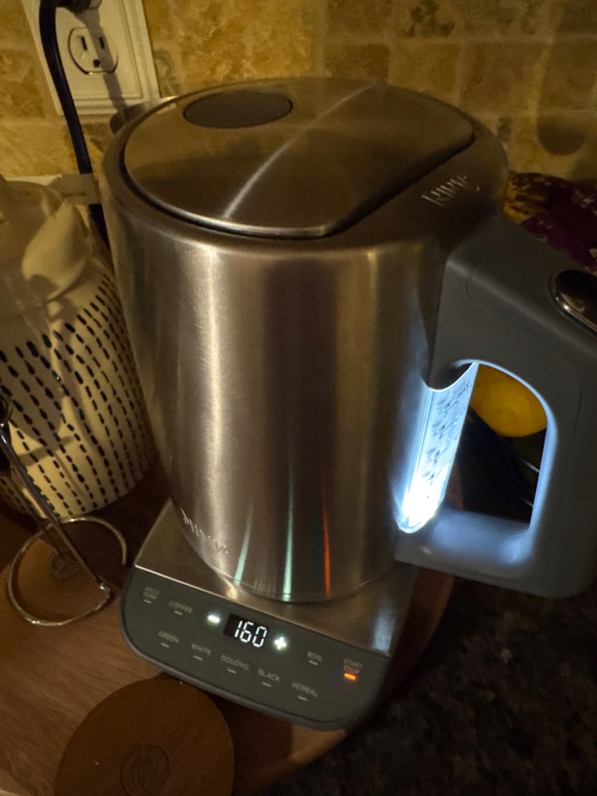 Ninja Precision Electric Kettle, 7-Cup, Rapid Boil, Variable Temperature Control, Stainless, KT200 customer photo 1