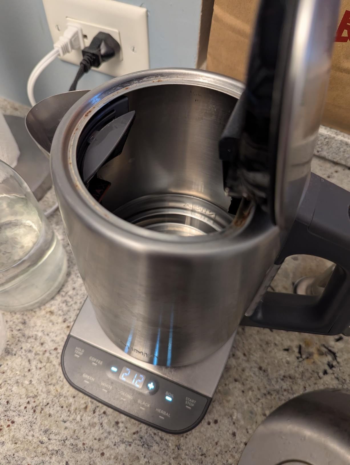 Ninja Precision Electric Kettle, 7-Cup, Rapid Boil, Variable Temperature Control, Stainless, KT200 customer photo 2