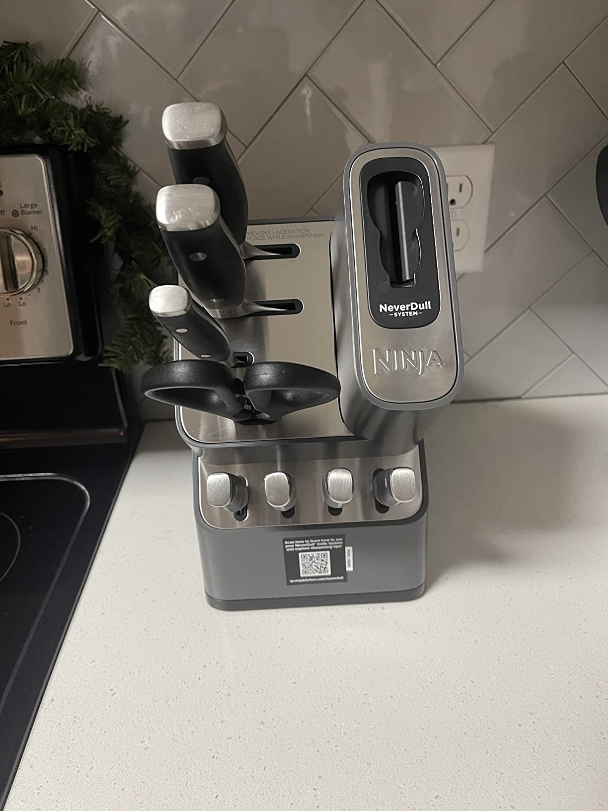 Ninja K32009 Foodi NeverDull Premium Knife System, 9 Piece Knife Block Set with Built-in Sharpener, German Stainless Steel Knives, Black customer photo 2