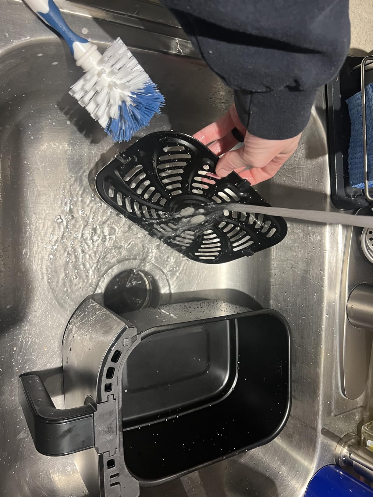 Chefman TurboFry Touch Dual Air Fryer with Double Basket Capacity, One-Touch Digital Controls and Shake Reminder customer photo 2