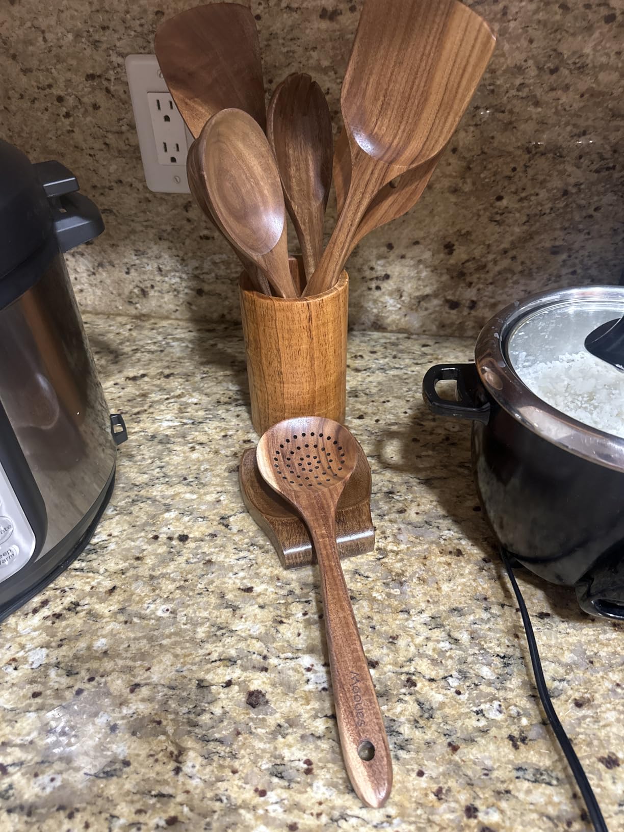 Mooues Wooden Kitchen Utensil Set, 9 Piece Natural Teak with Spoon Rest customer photo 2