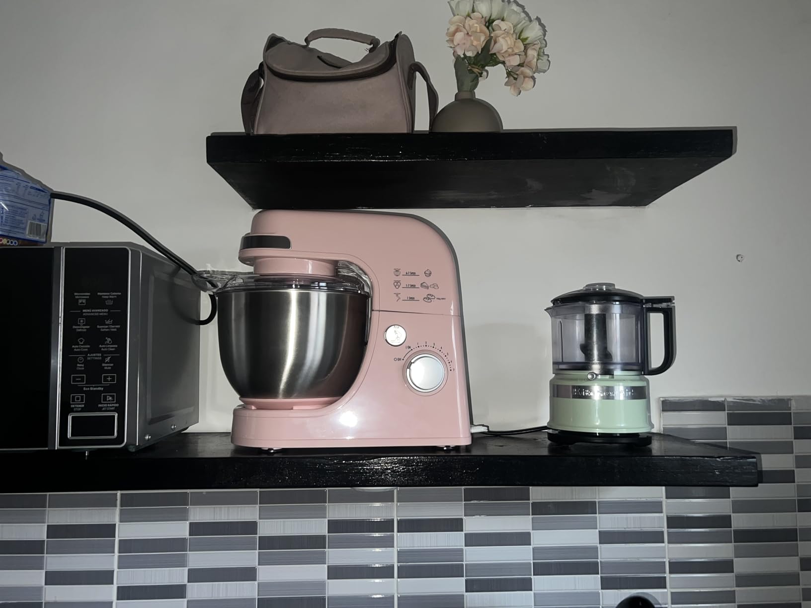 Hamilton Beach Electric Stand Mixer, 4 Quarts, Dough Hook, Flat Beater Attachments, Splash Guard 7 Speeds with Whisk, Aqua customer photo 2