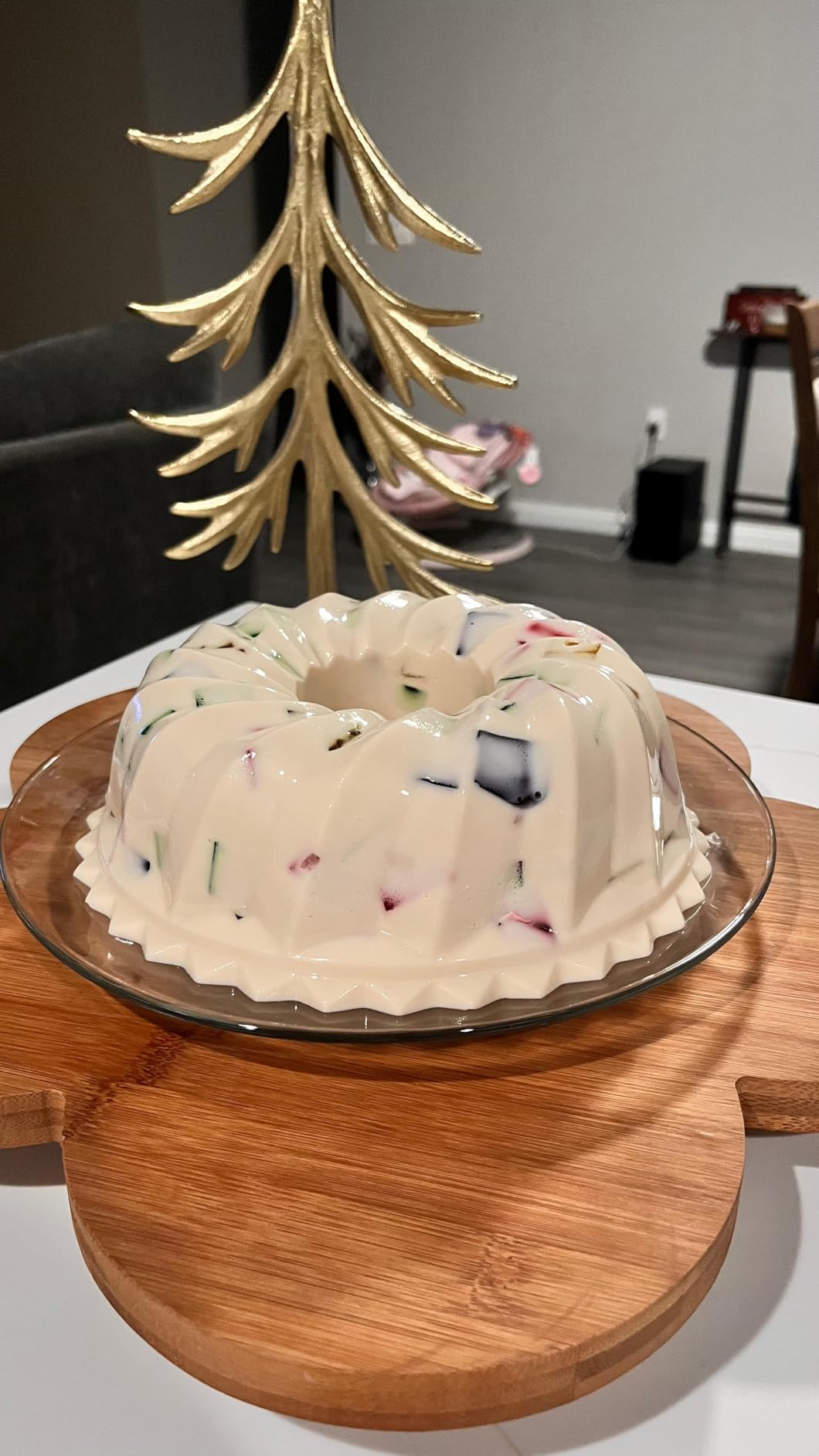 9.5 Inch Silicone Fluted Cake Pan, Non-Stick, With Sturdy Handle customer photo 1
