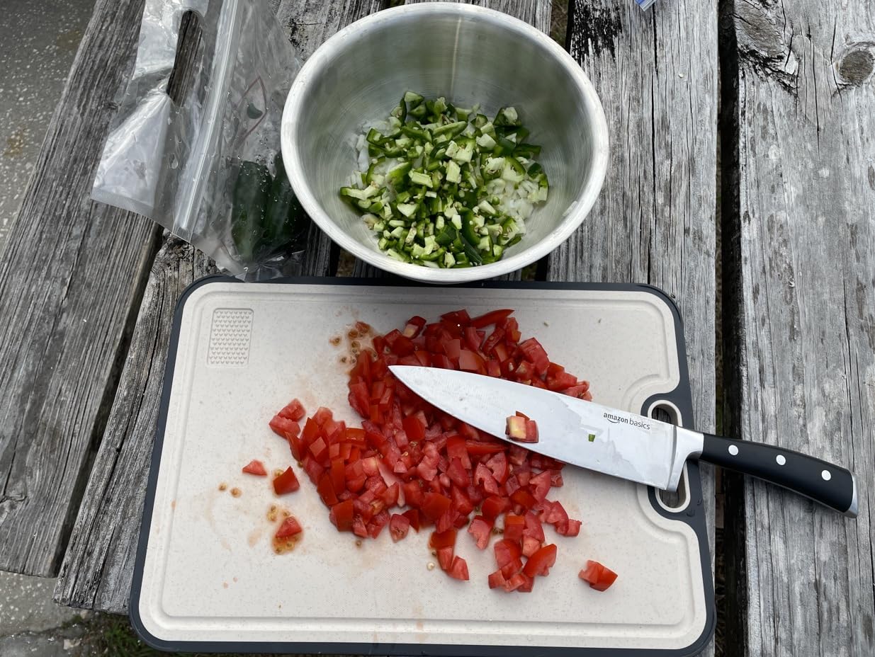 Amazon Basics Classic 8-inch Full Tang High Carbon Stainless Steel Chef's Knife, Multipurpose Kitchen Knife with Three Rivets, Silver customer photo 2