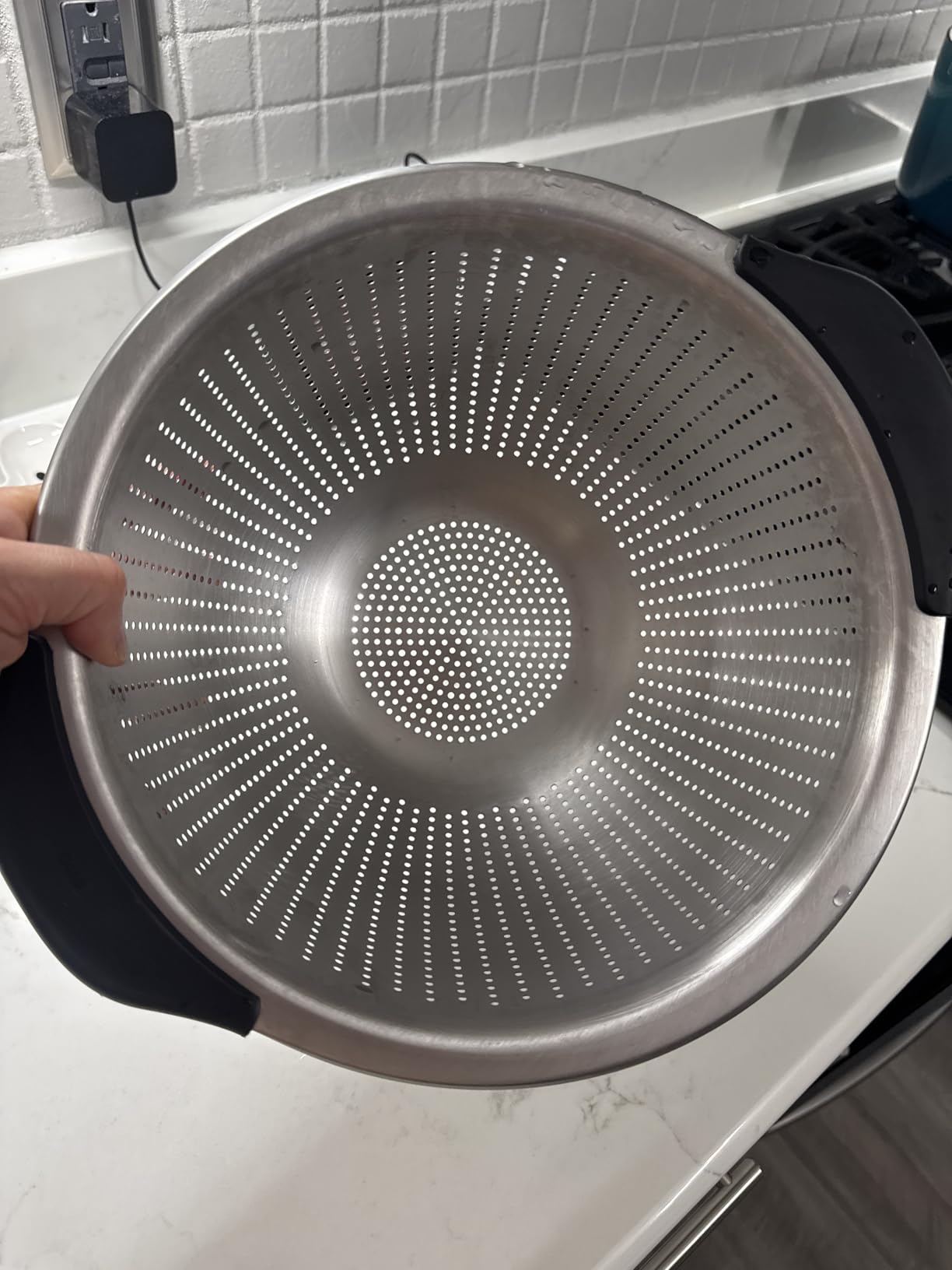 OXO Good Grips Stainless Steel Colander, 5 qt. Capacity, Strainer with Non-Slip Handles, Kitchen Colander for Pasta and Vegetables, Nesting Stainless Steel Strainer and Sieve customer photo 2