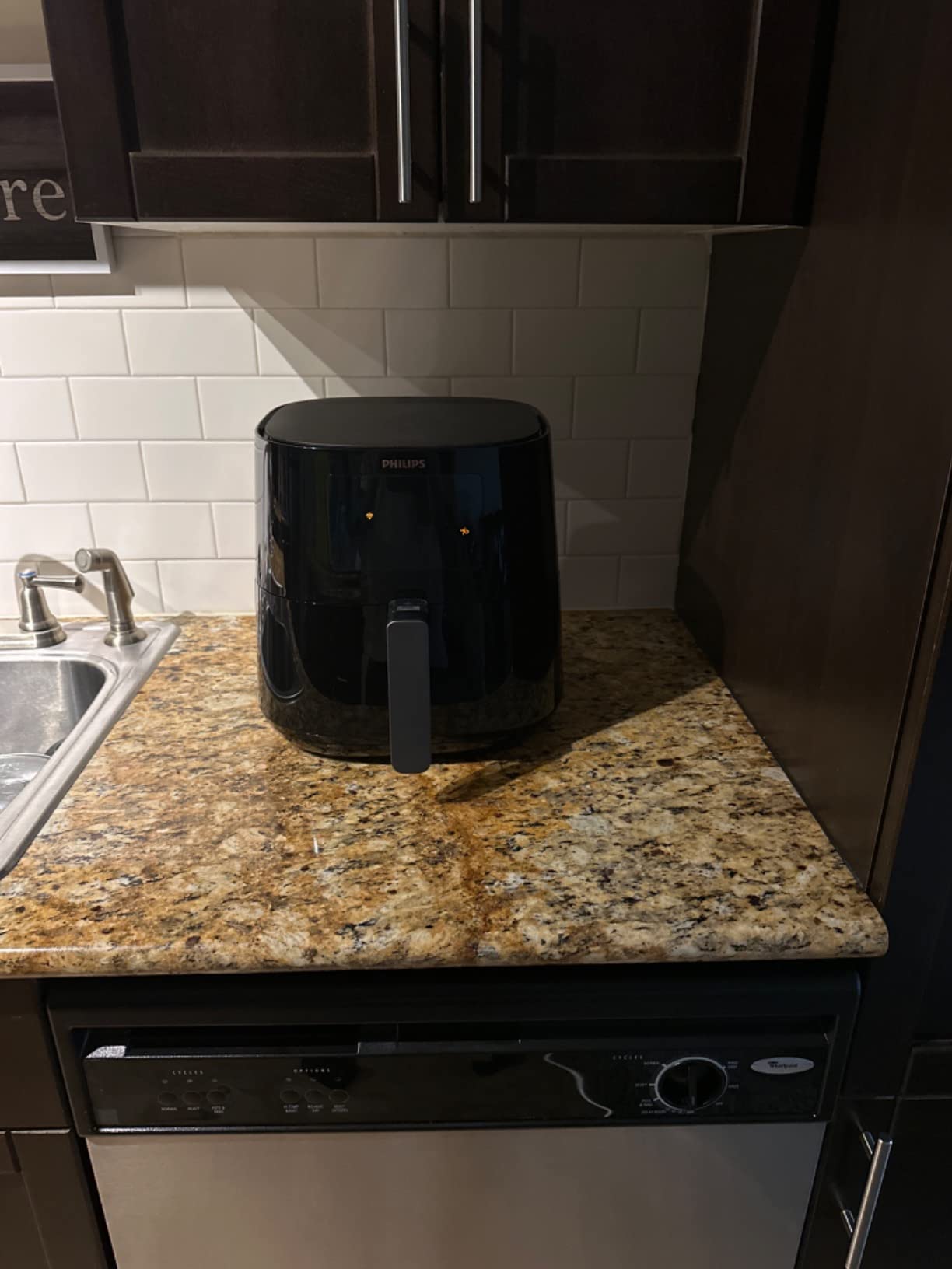 Philips Essential Connected XL 2.65lb/6.2L Capacity Digital Airfryer with Rapid Air Technology, Wi-Fi Connected (HomeID App), Alexa Compatible, Black- HD9280/91, Compact customer photo 1