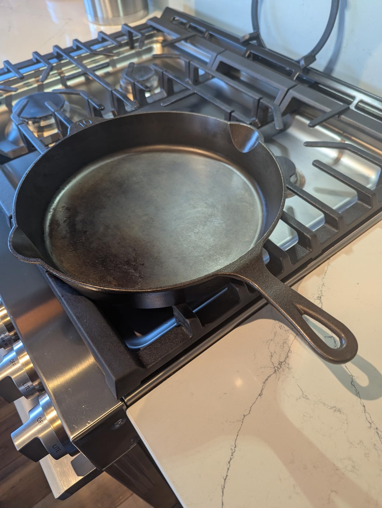 Smithey No. 10 Skillet - 11-5/8-Inch Pre-Seasoned Heirloom Pan - Made in USA customer photo 2