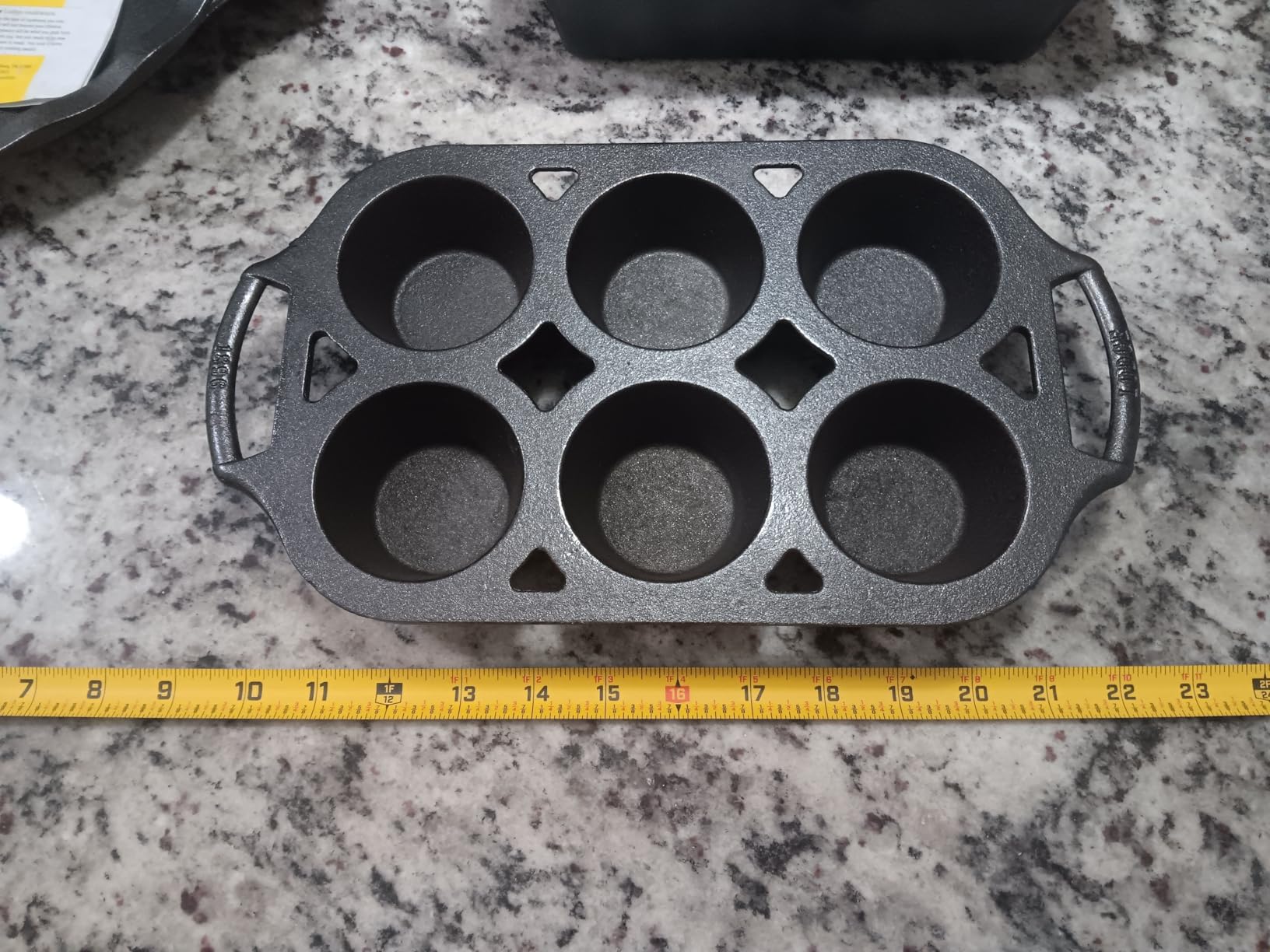 Lodge Cast Iron Baker's Favorite 6-Piece Set, Made in the USA | Cast Iron Bakeware Set, Includes Pie Pan, Muffin Pan, Casserole Pan, Loaf Pan, and Bakeware Grips, Non-Toxic customer photo 1
