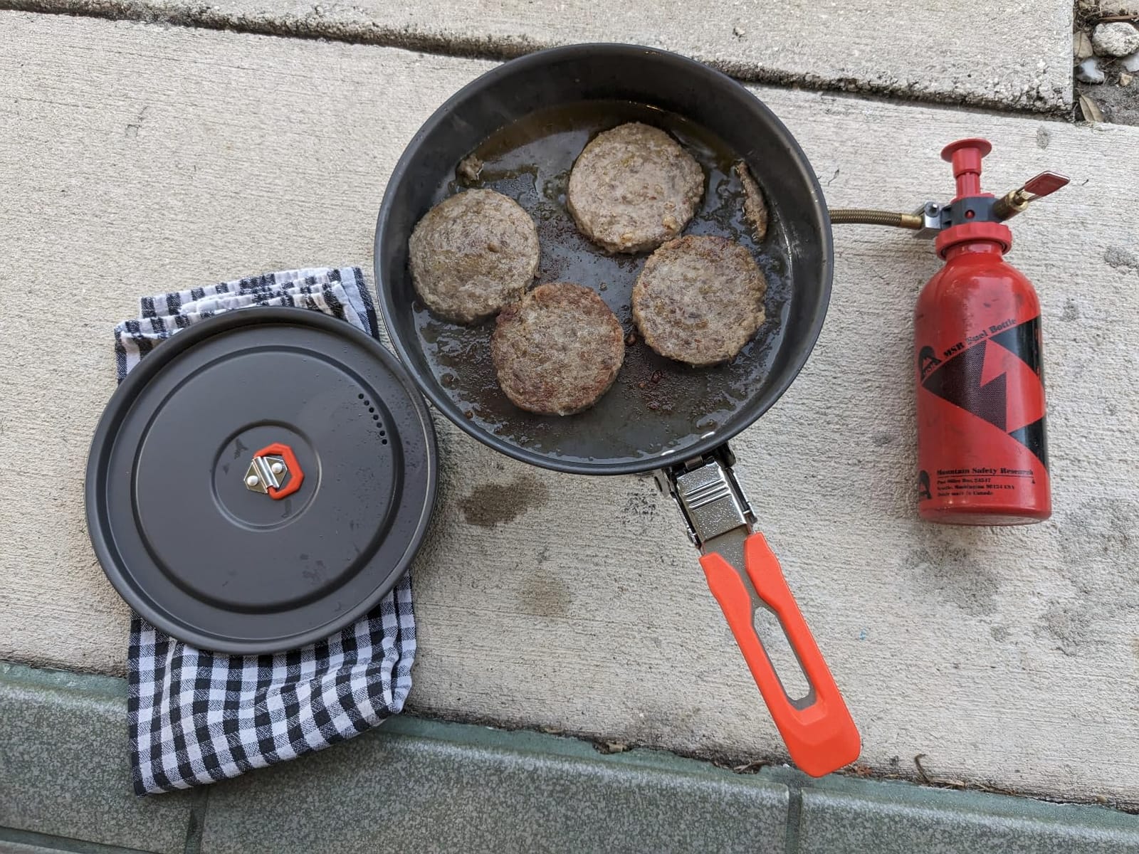 Odoland 15pcs Camping Cookware Mess Kit, Lightweight Pot Fry Pan Set | Hard Anodized Aluminum, for Backpacking, Hiking, Outdoor Cooking, Pot Pan Set, Heat Resistant Handle Drain Holes customer photo 1