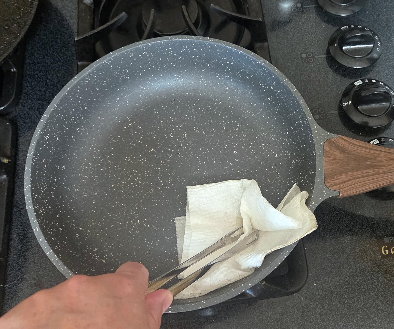 SENSARTE Nonstick Ceramic Frying Pan Skillet, 9.5 Inch Omelet Pan, Healthy Non Toxic Chef Pan, Induction Compatible Egg Pan with Heat Resistant Handle, PFAS-Free customer photo 1