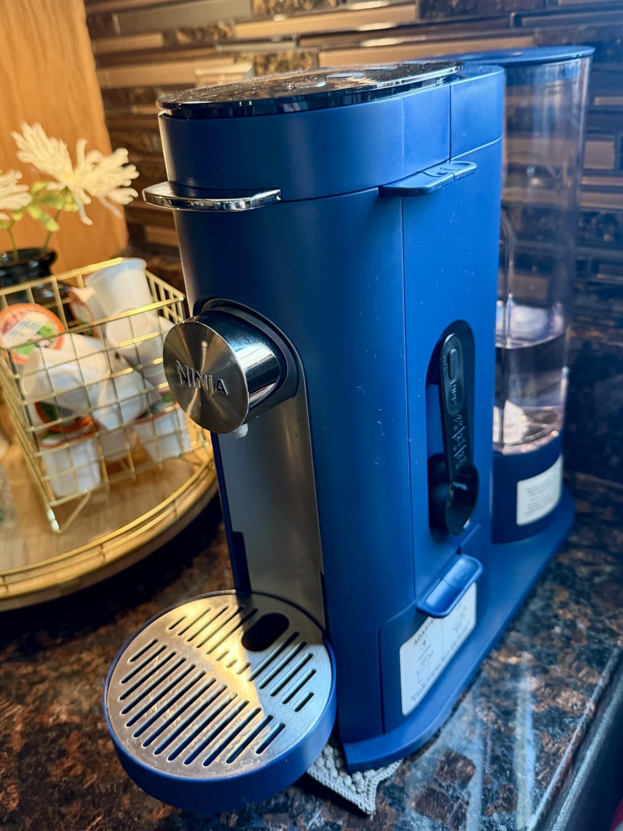 Ninja Pods & Grounds Single-Serve Coffee Maker, K-Cup Pod Compatible, Brews Grounds, Compact Design, 56-oz. Reservoir, 6-oz. Cup to 24-oz. Travel Mug Brew Sizes, Iced Coffee Maker, Stone, PB041ST customer photo 1