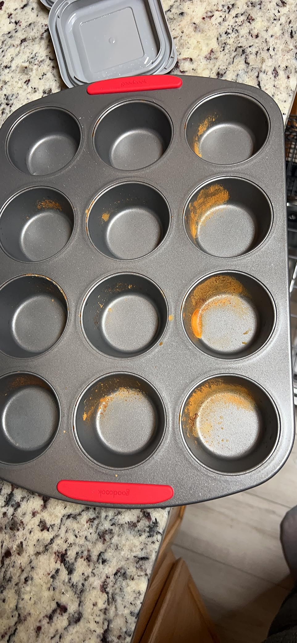 GoodCook MegaGrip 12-Cup Muffin Pan with Silicone Grip Handles, Durable Heavy-Gauge Steel Construction, Scratch-Resistant Nonstick Coating customer photo 2