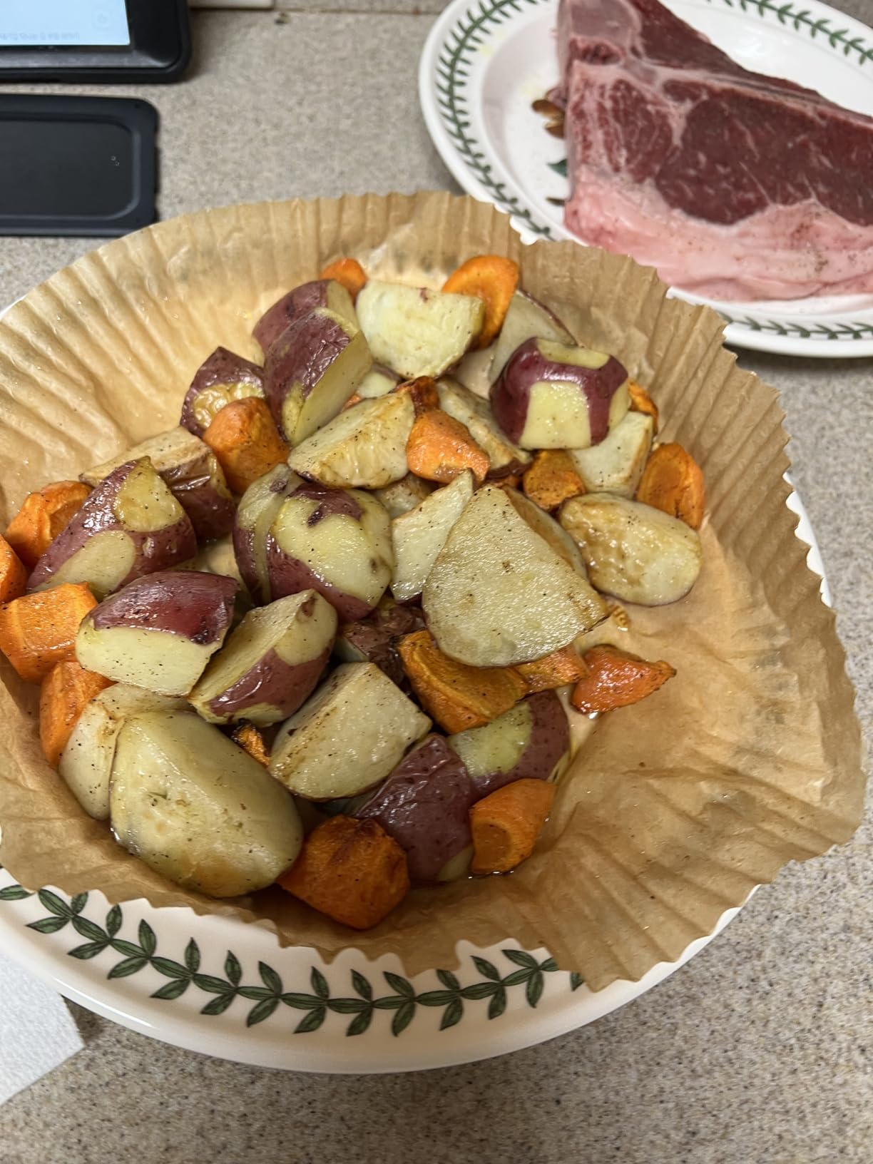 Ninja Foodi Air Fryer | 6-in-1 with 7-QT MegaZone & Basket Divider for Large Proteins & Full Meals | Cook 2 Foods at Once | 450° F | Air Fry, Roast, Broil, Dehydrate, Keep Warm & Bake | Black | DZ071 customer photo 1