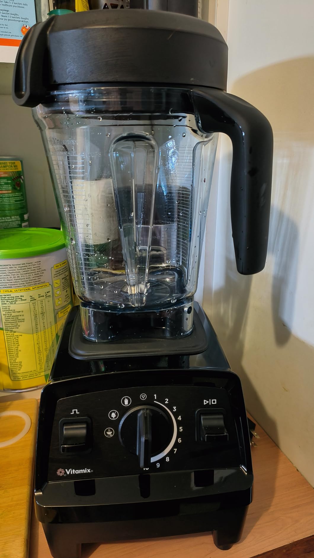 Vitamix Explorian with Programs, Three Blending Programs, Professional-Grade Blender for Smoothies and More, Self-Cleaning Kitchen Appliance, 64 Oz Container, Black (Renewed Premium) customer photo 1