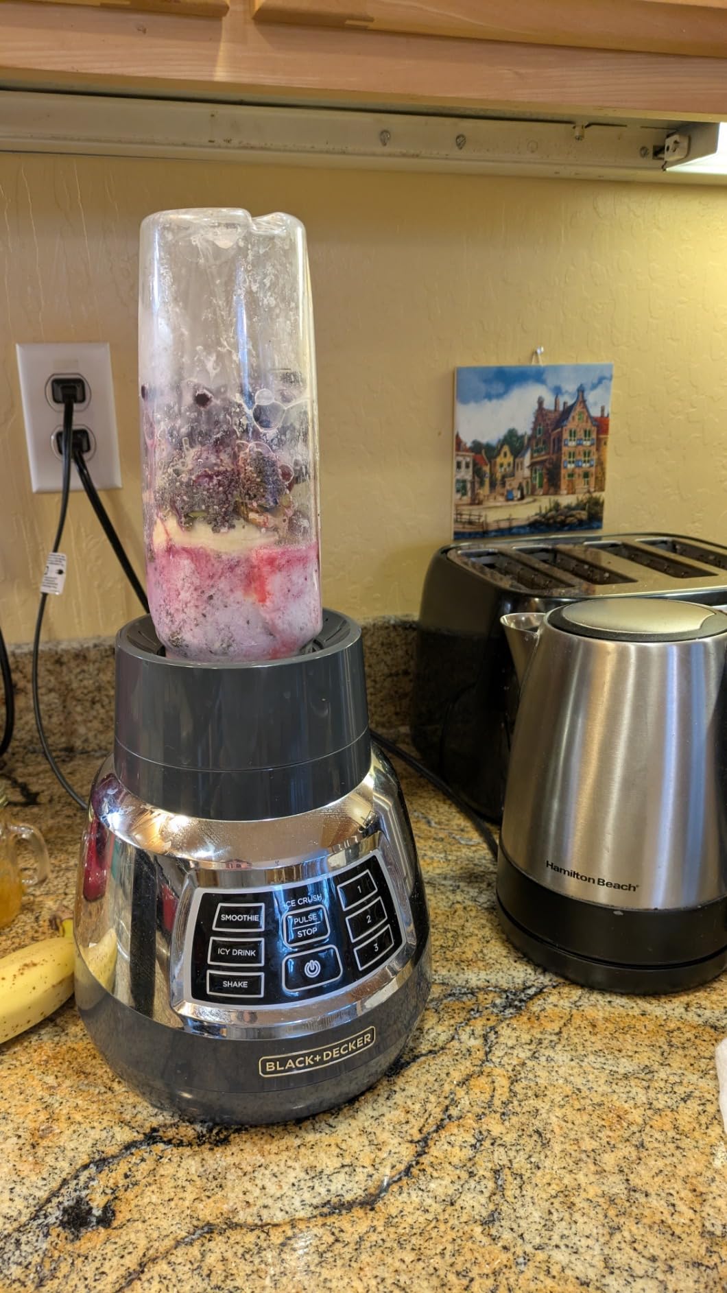 Black+Decker Quiet Blender with 6-Cup Cyclone Glass Jar, 3 Speeds + 3 Functions & Serrated Blade Technology for Faster Blending, Pulse Button and 24-oz Personal Jar, 900W customer photo 2