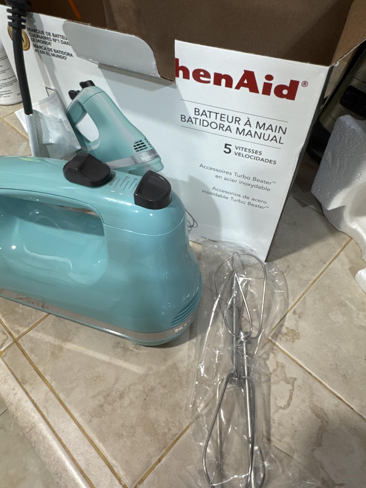 KitchenAid 5 Ultra Power Speed Hand Mixer, KHM512, Contour Silver | 5 Speeds, Lockable swivel cord, Turbo Beaters, Easy release button, Dishwasher-safe beaters customer photo 2