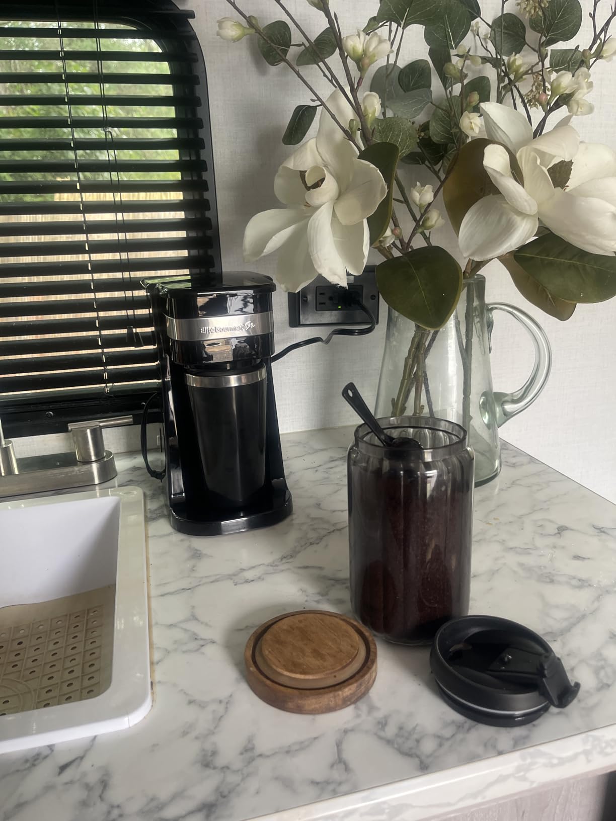 Elite Gourmet EHC114 Personal Single-Serve Compact Coffee Maker Brewer Includes 14Oz. Thermal Travel Mug with Stainless Steel Interior, Compatible with Coffee Grounds, Reusable Filter, Black customer photo 2
