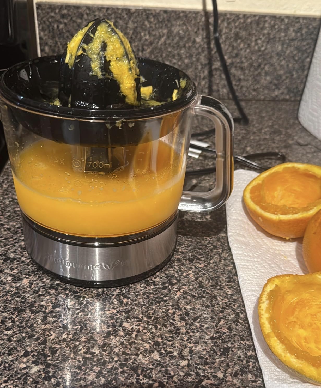 Elite Gourmet ETS623 Electric Citrus Juicer, 24 oz, Black/Stainless Steel customer photo 1