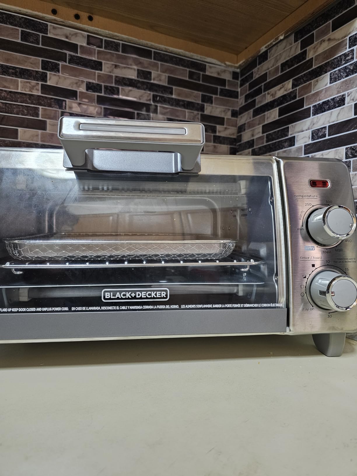 BLACK+DECKER 4-Slice Air Fry Toaster Oven, 5-in-1 Countertop Oven customer photo 1