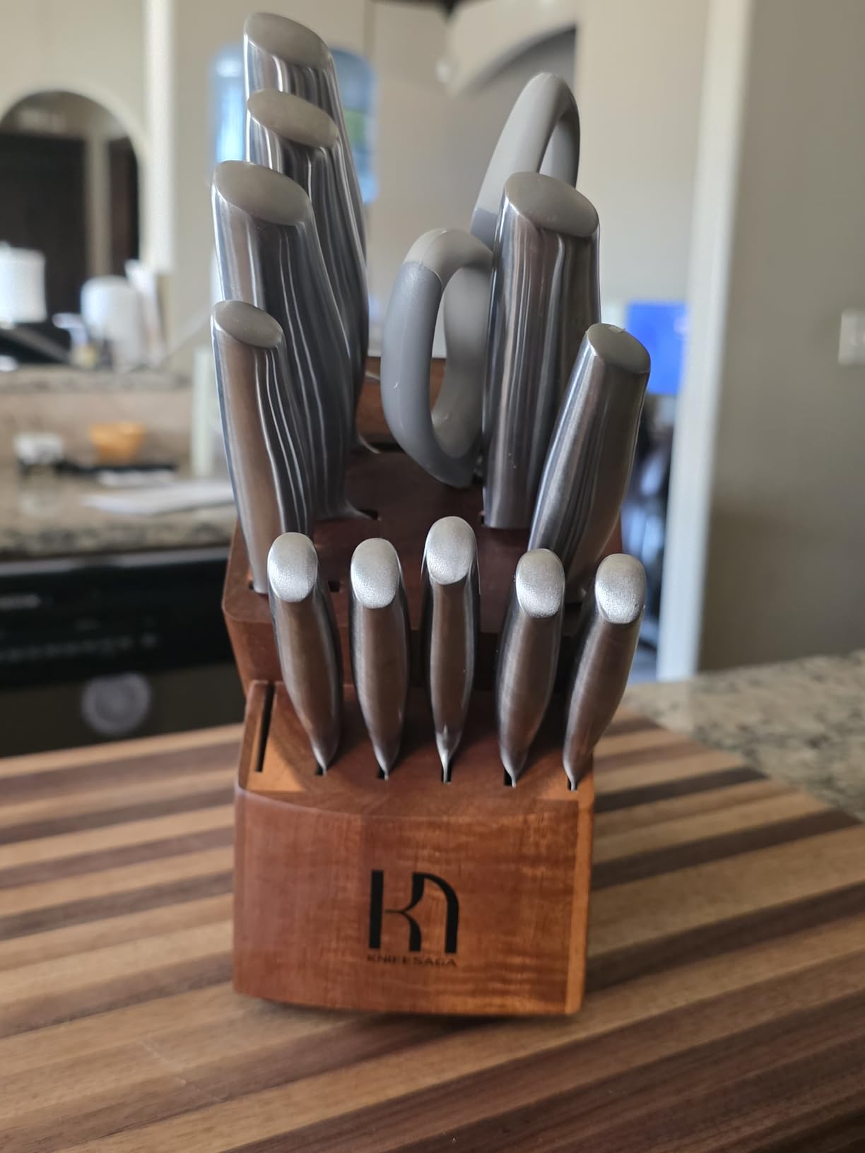 KnifeSaga 14 Pcs Knife Block Set, Premium, Razor Sharp, Japanese Steel, High Carbon Stainless, Acacia Wood Block, Gift Box customer photo 2
