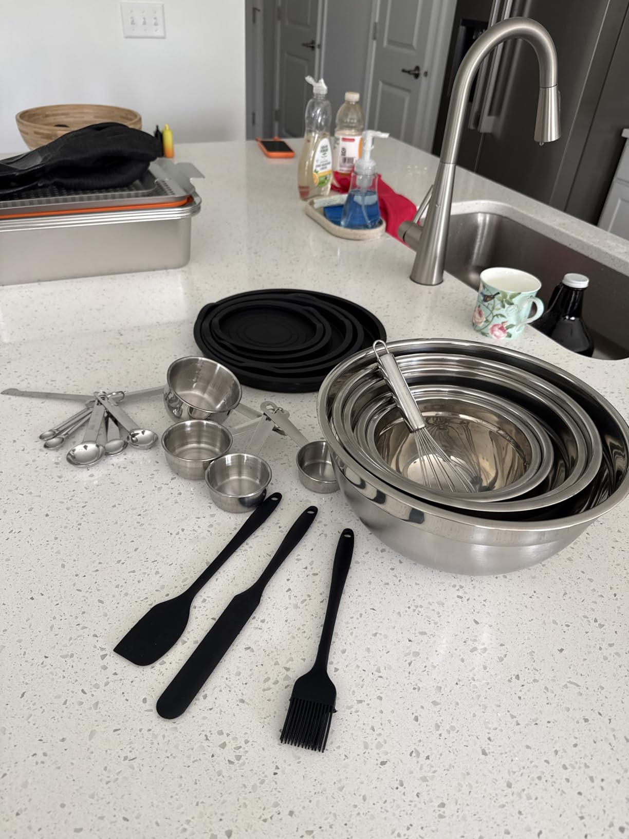 WEPSEN Mixing Bowls Set, 25PCS Stainless Steel Mixing Bowl with Lid Set, Large Nesting Bowls 7, 4.5, 3,2, 1.5QT, Measuring Cups and Spoons Baking Utensils Metal Bowl for Kitchen Prep customer photo 1